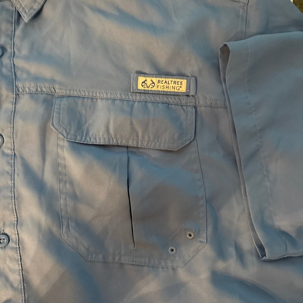Realtree Men's Light Blue Casual Button Down Shirt - Picture 2 of 4